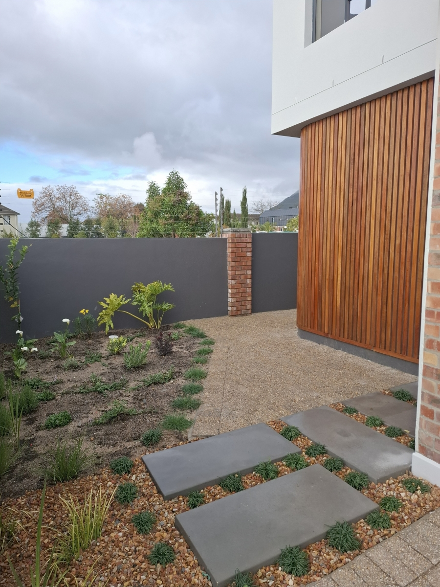 4 Bedroom Property for Sale in Lemoenkloof Western Cape